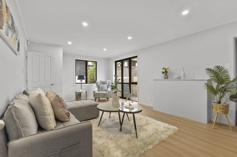 28 Evans Road, Weymouth, Auckland - Carousel 1