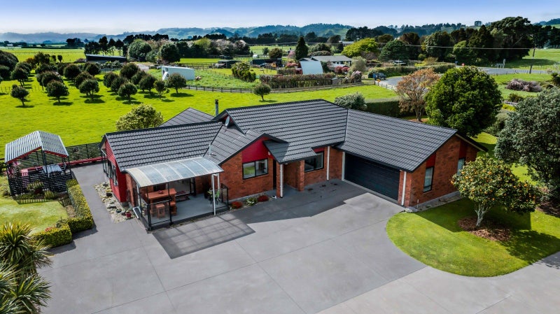 12 Beach Road, Urenui, Urenui - Carousel 1