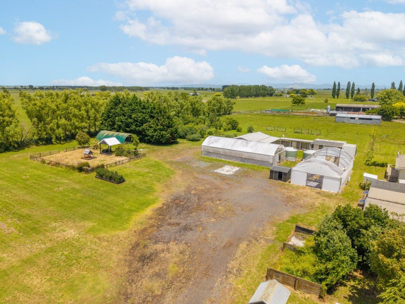 1922 State Highway 25, Thames - Carousel 2