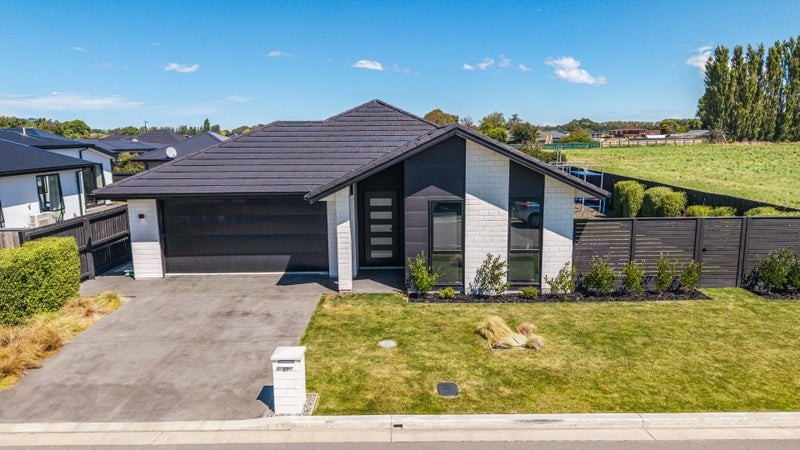 27 Glengael Drive, Halswell, Christchurch - Carousel 1