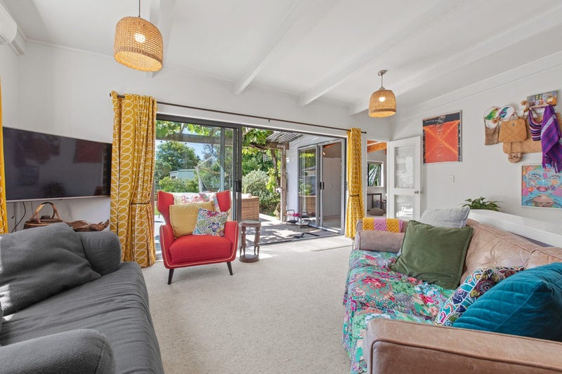 39 Tiromoana Road, Raumati South, Paraparaumu - Carousel 2