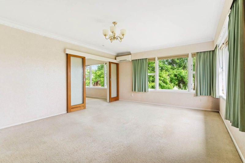 5 Gerwyn Place, Pakuranga Heights, Auckland - Carousel 2