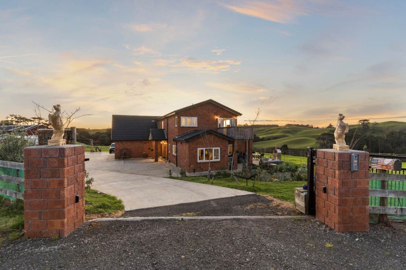 1096F Awhitu Road, Pollok, Pollok - Carousel 1