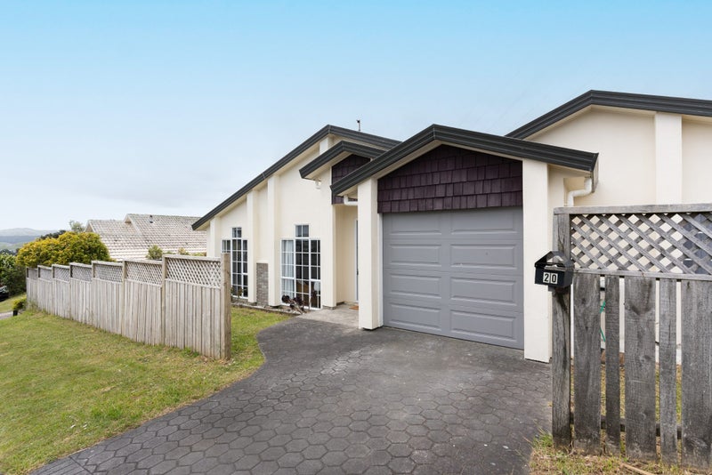 20 Kentwood Drive, Woodridge, Wellington - Carousel 2