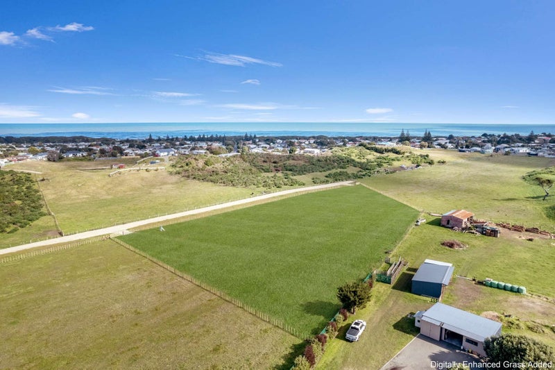 97B Manuka Street, Castlecliff, Whanganui - Carousel 1