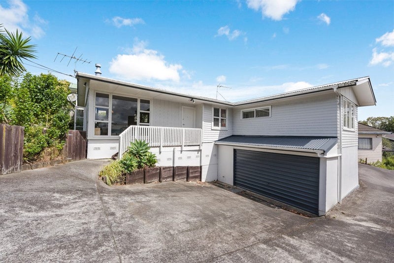 1/12 Tonkin Drive, Sunnynook, Auckland - Carousel 1