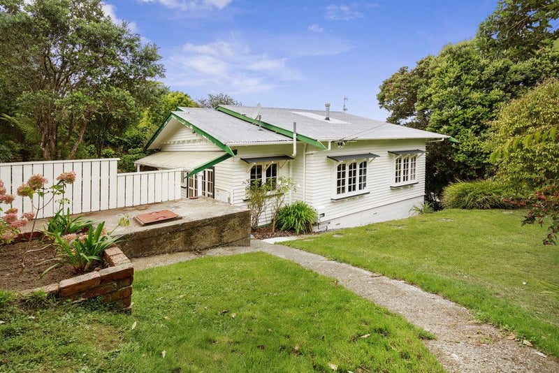 5 Coach Lane, Belmont, Lower Hutt - Carousel 1