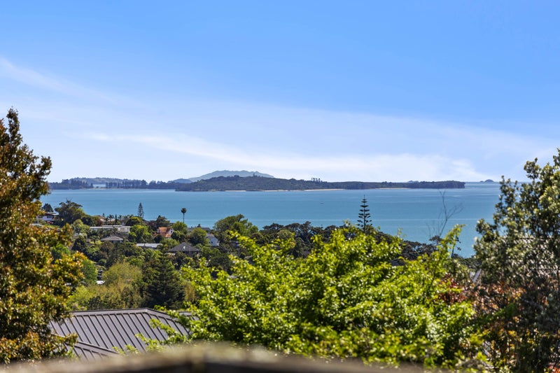 4 Mellons Bay Road, Mellons Bay, Manukau City, Auckland - Carousel 1