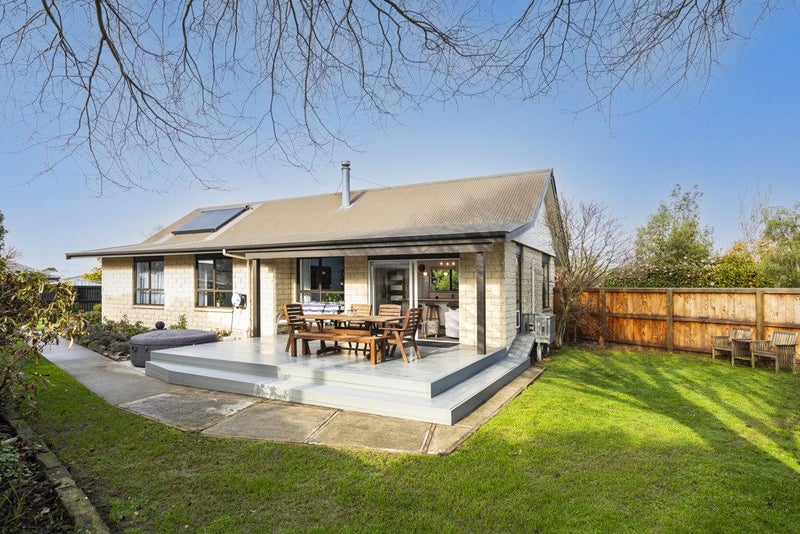 21 Millstream Drive, Lincoln, Lincoln - Carousel 1