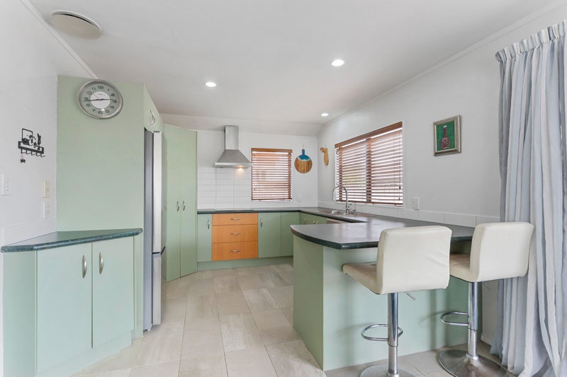 228C Te Atatu Road, Te Atatu South, Auckland - Carousel 1