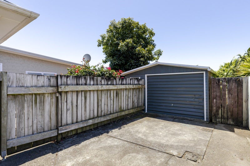 4 Raleigh Street, Vogeltown, New Plymouth - Carousel 27