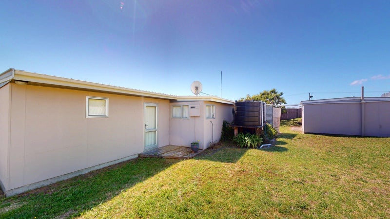 14 Ramona Avenue, Waitārere Beach, Levin - Carousel 2