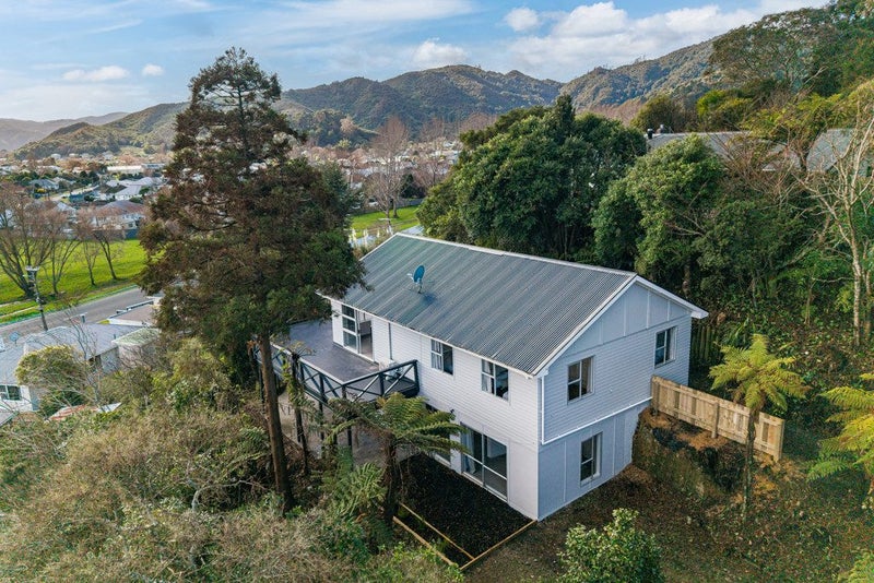214B Waddington Drive, Naenae, Lower Hutt - Carousel 1