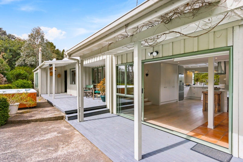 55 Coatesville-Riverhead Highway, Coatesville - Carousel 1