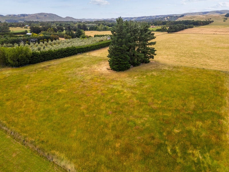17 Campbell Drive, Martinborough - Carousel 2