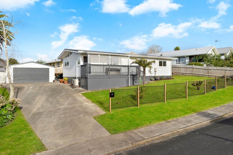 21 Patts Avenue, Glendene, Auckland - Carousel 2
