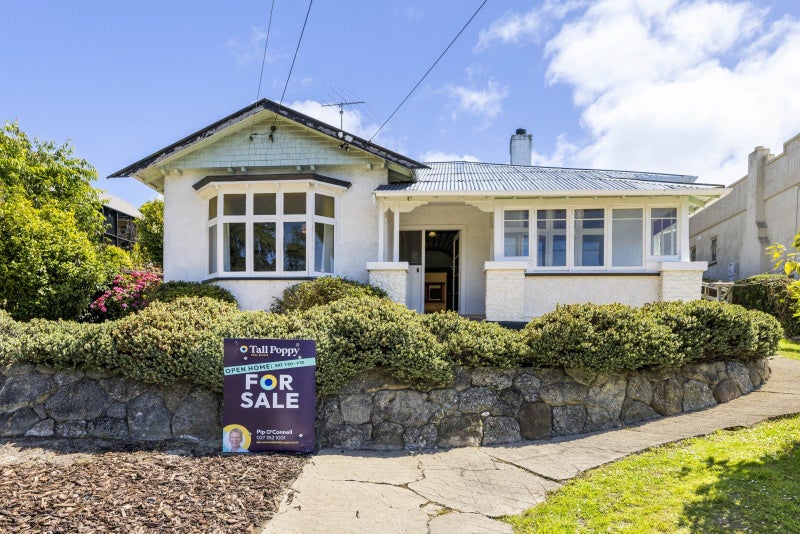 8 Nicholson Terrace, Oamaru - Carousel 1