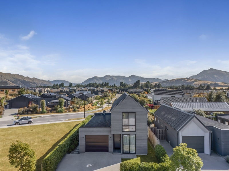 1 Glen Dene Crescent, Wanaka, Wanaka - Carousel 1