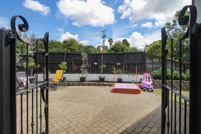 33A Makora Road, Massey, Auckland - Carousel 2