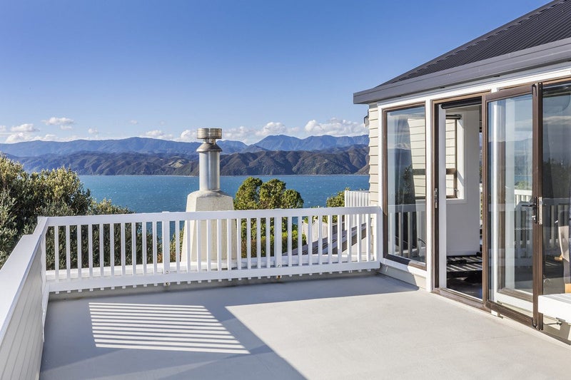 124 Seatoun Heights Road, Seatoun, Wellington - Carousel 2