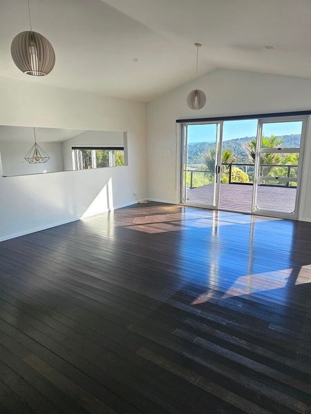 30 Grendon Road, Titirangi, Auckland - Carousel 2