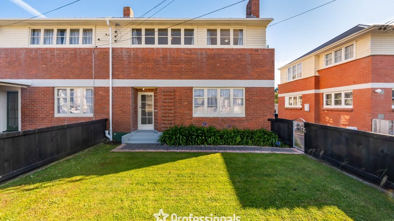 2/215 Knights Road, Hutt Central, Lower Hutt - Carousel 1