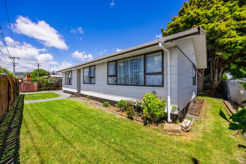 2/2 Resolute Way, Papakura, Papakura - Carousel 2