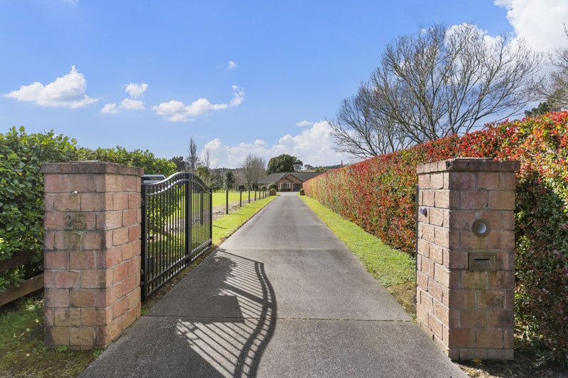 25 Everlea Place, Alfriston, Auckland - Carousel 2