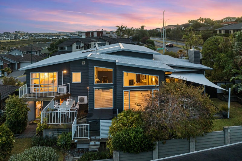 60 Chesterfield Way, Orewa, Orewa - Carousel 2