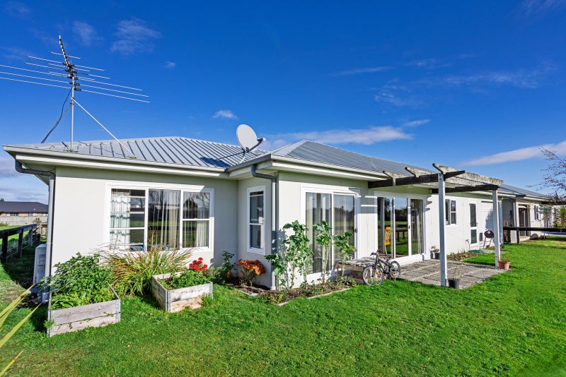 87 Lothian Crescent, Strathern, Invercargill - Carousel 1