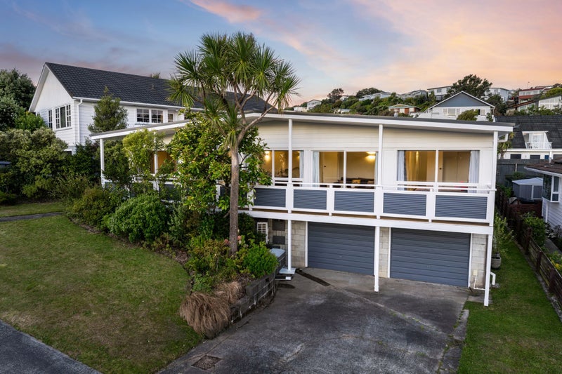 9 Annan Grove, Papakowhai, Porirua - Carousel 1
