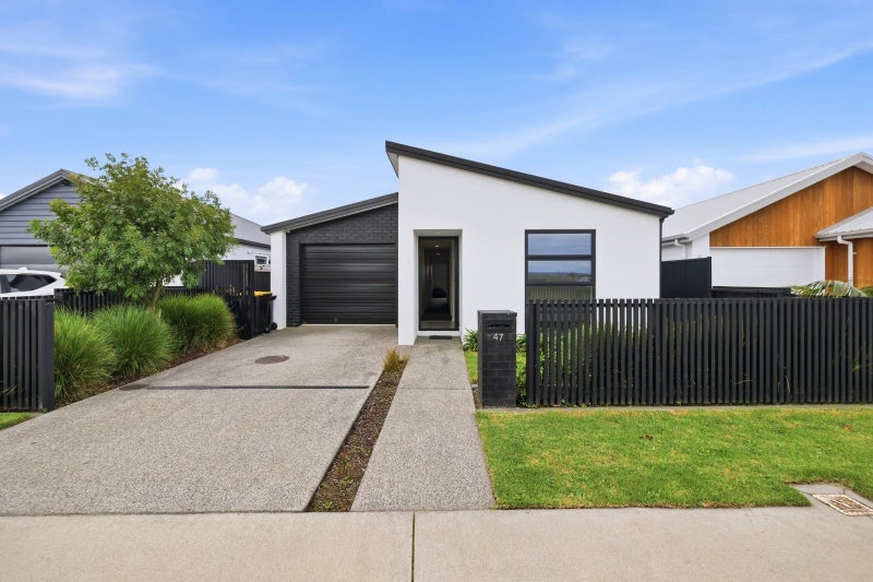 47 Empire Crescent, Papamoa, Papamoa - Carousel 1