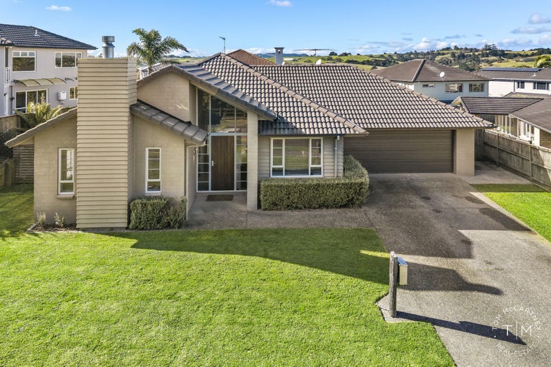 13 Kenley Heights, Flat Bush, Auckland - Carousel 1