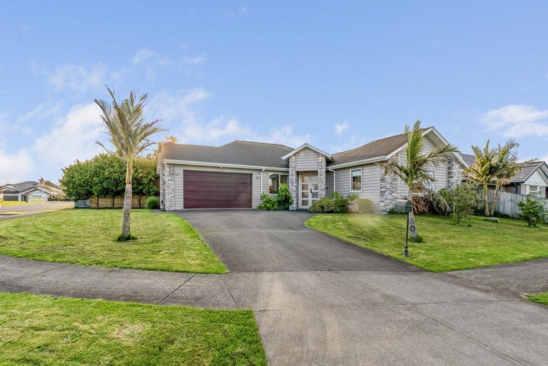 10 Fred White Drive, Kumeu - Carousel 1