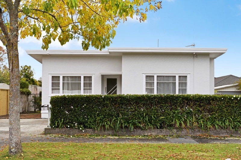 6 Bell Street, Hamilton East, Hamilton - Carousel 1