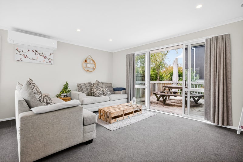 6A Magdalen Place, West Harbour, Auckland - Carousel 1