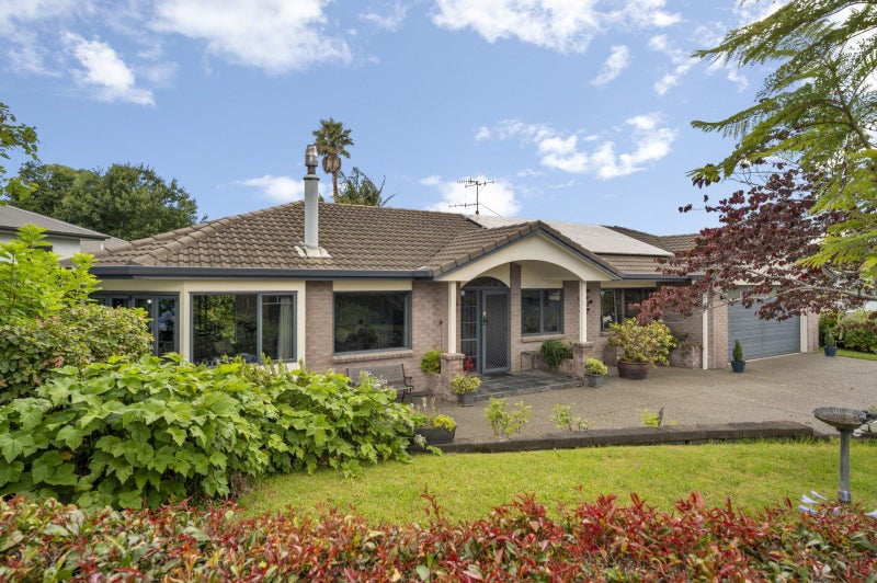 10 Finlayson Place, Welcome Bay, Tauranga - Carousel 1