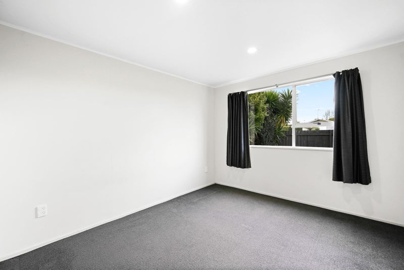 44 Karen Crescent, Dinsdale, Hamilton - Carousel 12