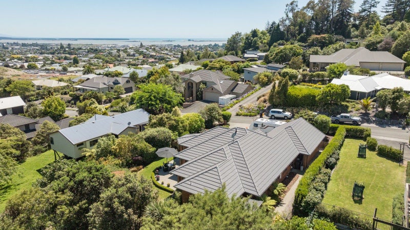 12 Hillplough Heights, Richmond - Carousel 32