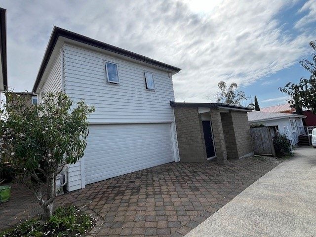 50 Elliot Street, Howick, Auckland - Carousel 1