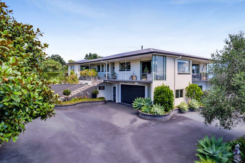 24 Darwin Crescent, Spotswood, New Plymouth - Carousel 1