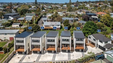 2/36 Tomo Street, New Lynn, Auckland - Carousel 1
