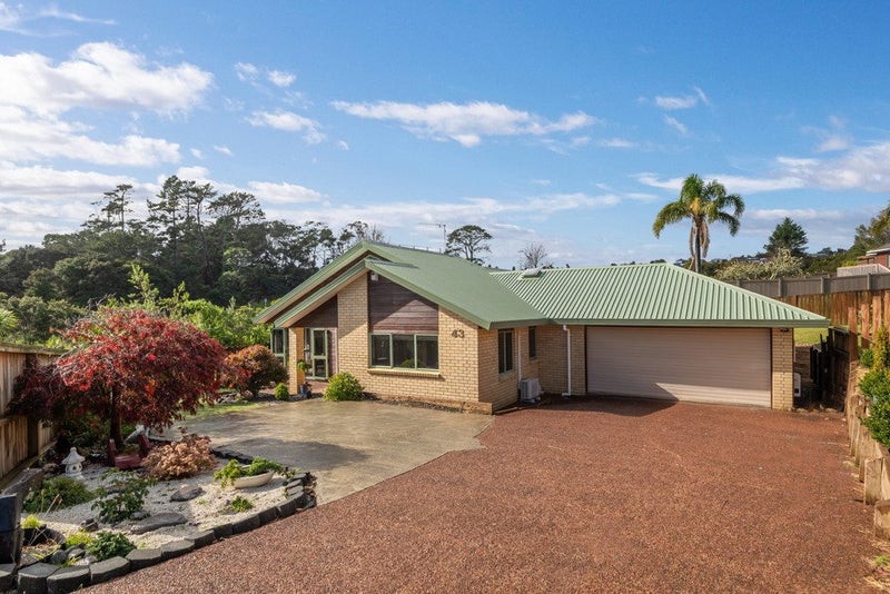 43 Unsworth Drive, Unsworth Heights, Auckland - Carousel 1