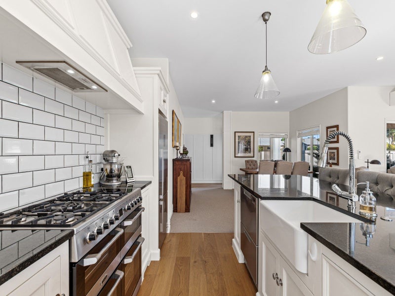 7 The Glade, Papamoa Beach, Papamoa - Carousel 2