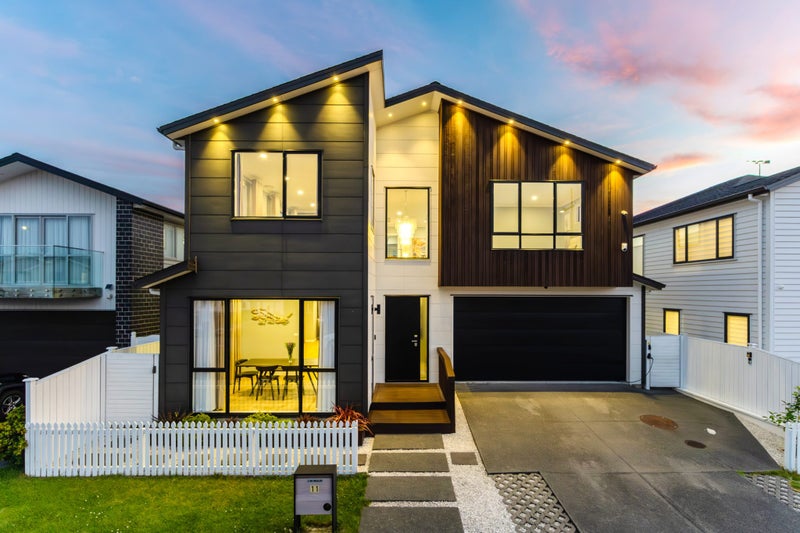 11 Bight Road, Long Bay, Auckland - Carousel 1