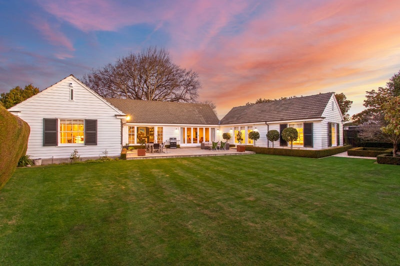 48 Mcdougall Avenue, St Albans, Christchurch - Carousel 1