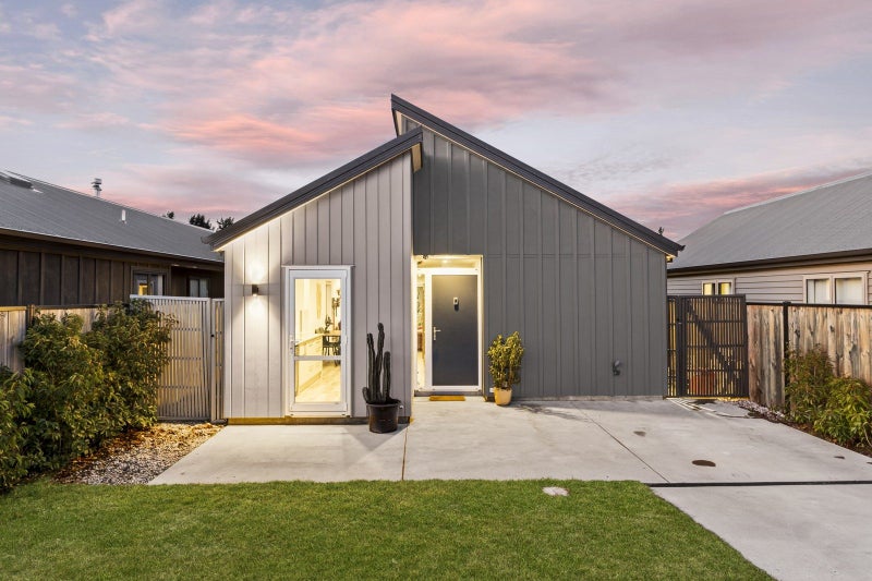 22 Malvern Road, Wanaka - Carousel 1