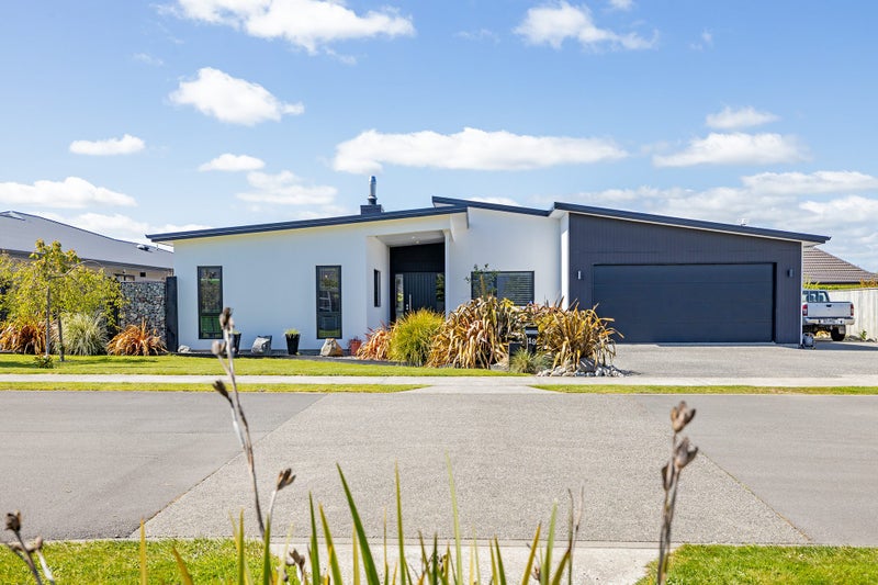 19 Hartley Avenue, Carterton - Carousel 1