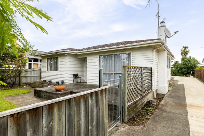 24 Avenue Road, Greenmeadows, Napier - Carousel 12