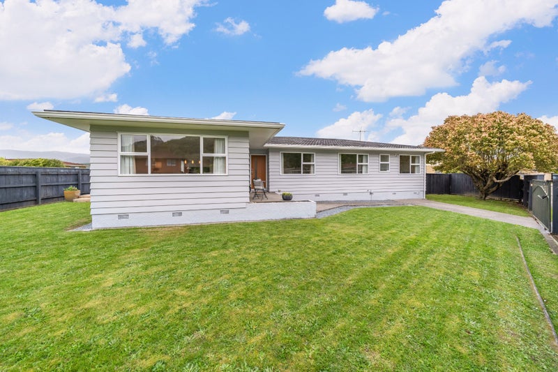 2 Mitre Grove, Trentham, Upper Hutt - Carousel 28